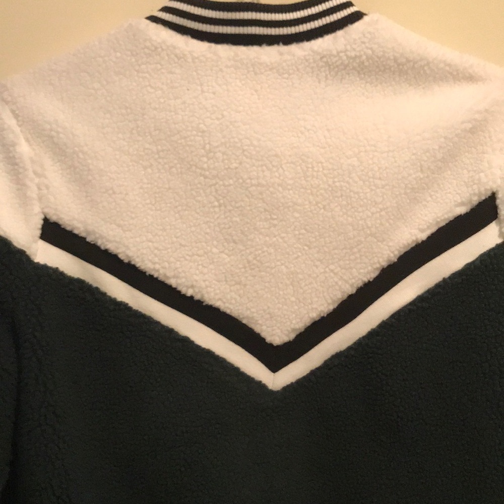 Guess jacket ๐๐๐๐ - Picture 4 of 9
